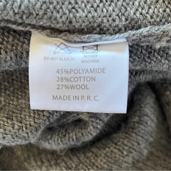 Brandy  Melville Giovanna Wool Hoodie Crop Sweater Gray Pullover Knit One Size - Picture 6 of 15